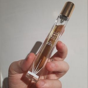 Kayali Yum Pistachio Gelato travel spray